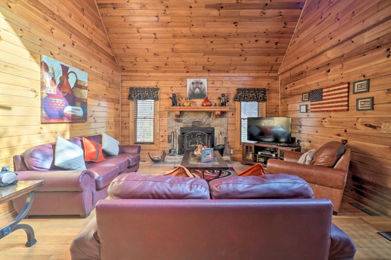 Inviting Sevierville Cabin With Deck And Hot Tub! Екстериор снимка