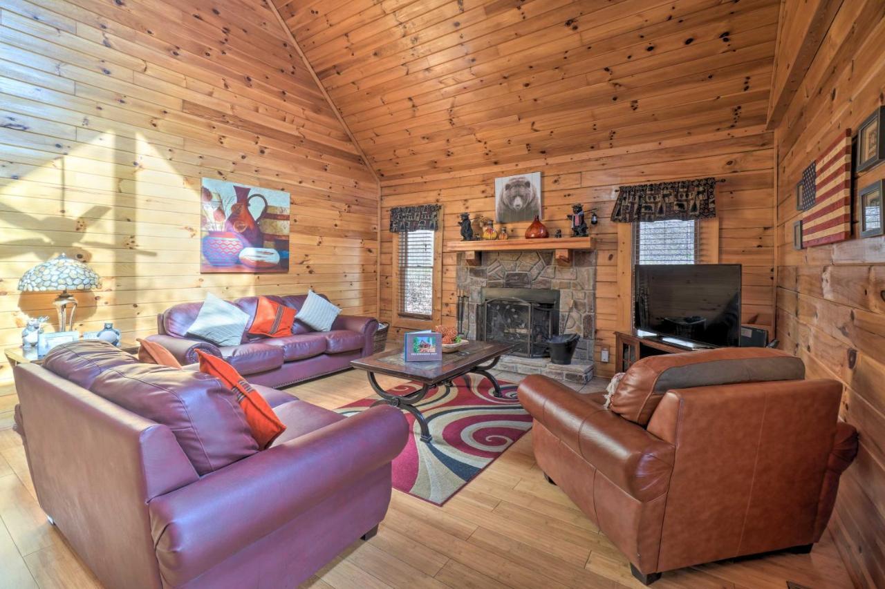 Inviting Sevierville Cabin With Deck And Hot Tub! Екстериор снимка