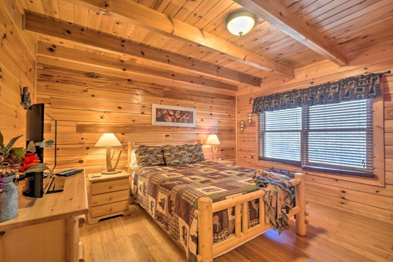 Inviting Sevierville Cabin With Deck And Hot Tub! Екстериор снимка