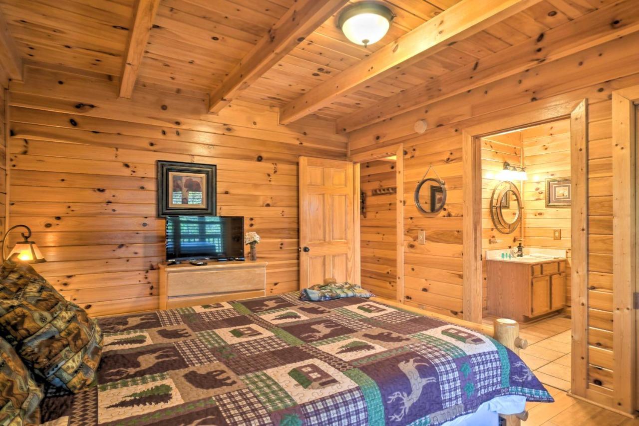 Inviting Sevierville Cabin With Deck And Hot Tub! Екстериор снимка