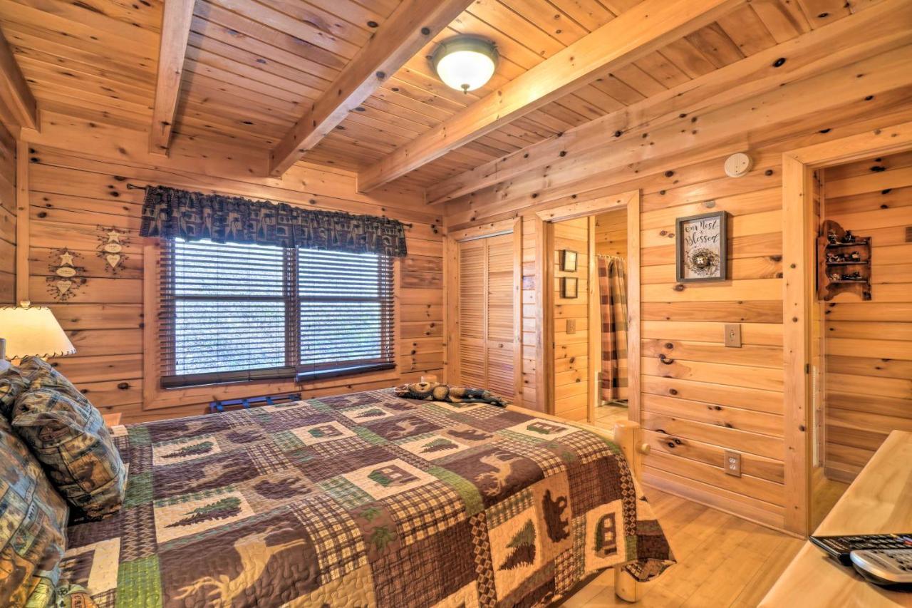 Inviting Sevierville Cabin With Deck And Hot Tub! Екстериор снимка